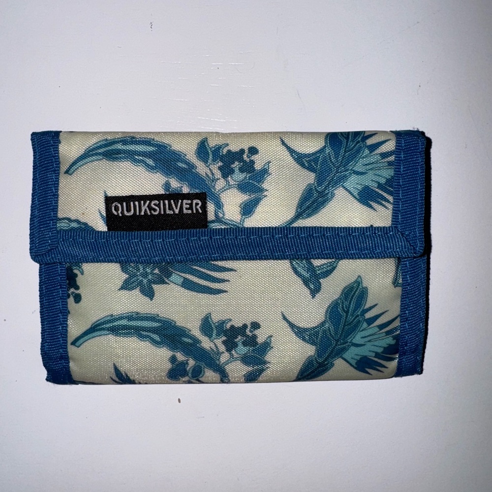 Quiksilver Cream and Blue Leaf Print Wallet